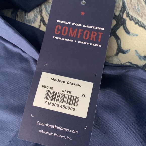 NWT Cherokee Modern Classic Scrub Top-XL - Picture 3 of 6